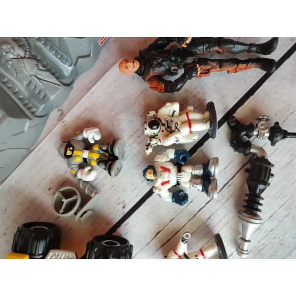 Rescue Heroes Micro Adventures Space Station Houston We Have A Problem - Picture 5 of 16